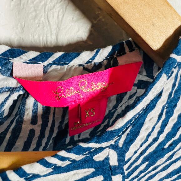 Lilly Pulitzer Floral Print Scoop Neck Blouse Top Blue White Beach Resort - XS - Picture 5 of 5